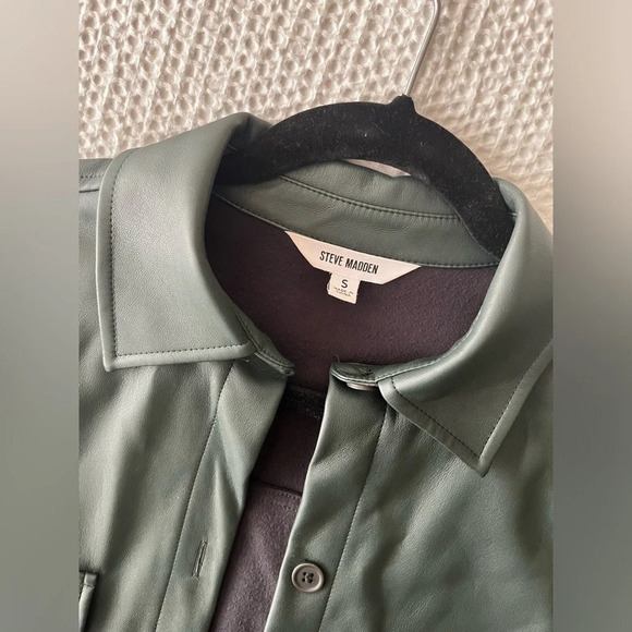 Steve Madden Fleece Lined Faux leather Oversized Button down Shirt size Small - Picture 3 of 3